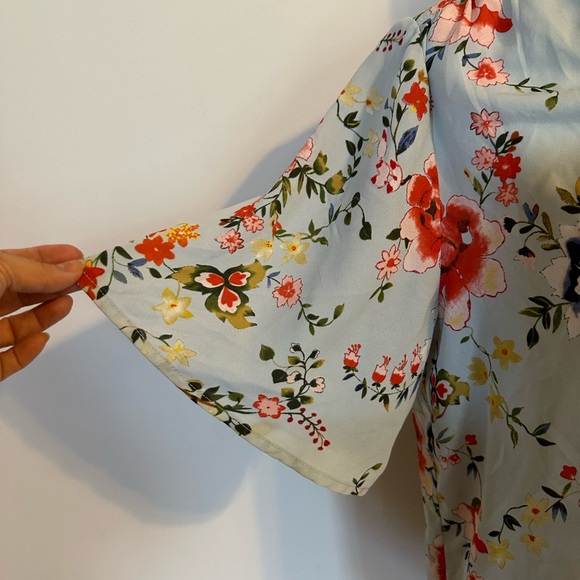 Rachel Zoe floral short sleeve tie front button down top - Picture 2 of 4